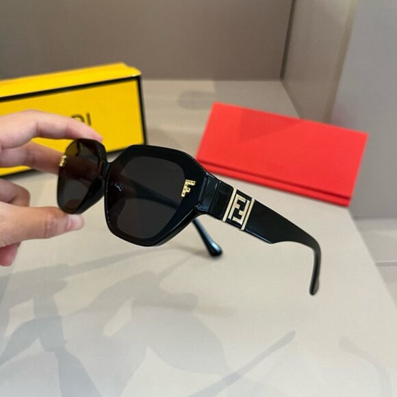 Fendi Women's Black Sunglasses - Picture 1 of 7